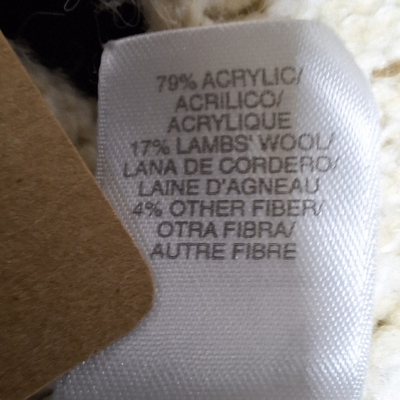 A Liz Claiborne cowl neck cable knit sweater in a ladies size XL. Lambswool - Picture 7 of 9